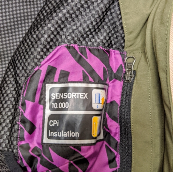 NWOT Women's Volkl ski jacket - Picture 6 of 7